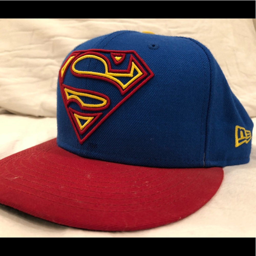 New Era Superman fitted hat. Size 7 3/8.